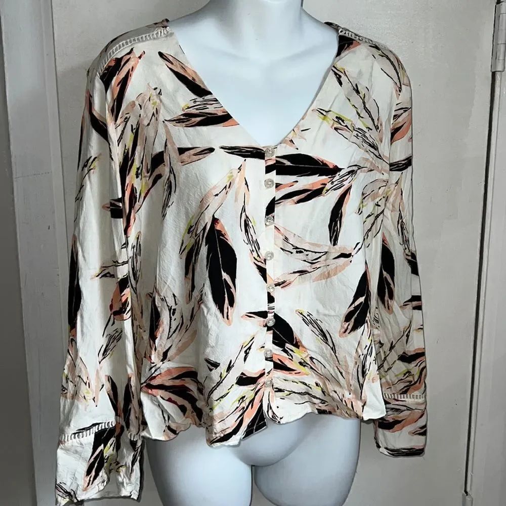 MAVEN WEST Luxe Soft Feather Pattern Blouse-M